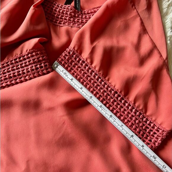 Willi Smith Boho Cottagecore Coral Top with Crochet Details - Picture 8 of 9